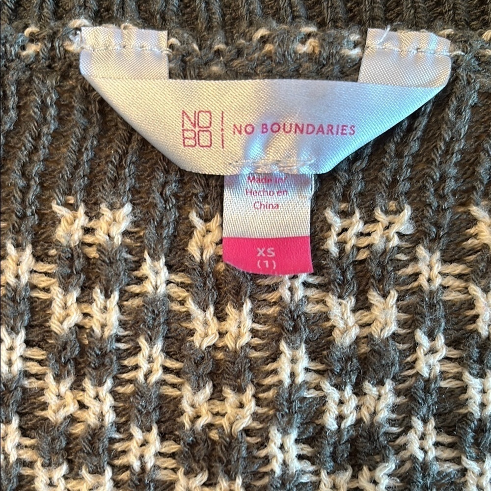 No Boundaries Checkered Black and Cream Women's Sweater - Picture 2 of 3